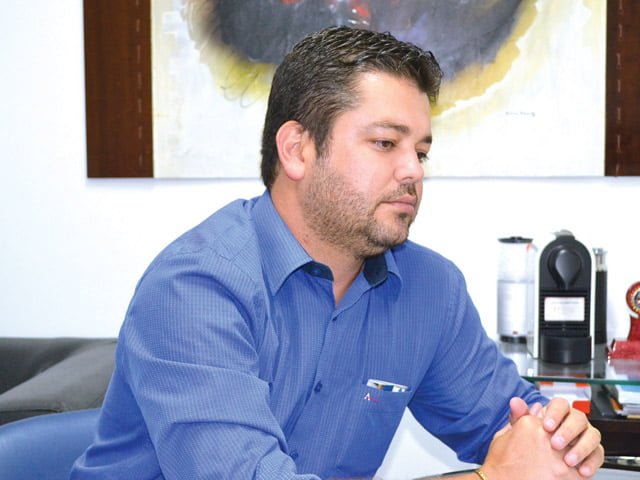 Leandro Ribeiro assina carta renuncia que será encaminhada a FGF