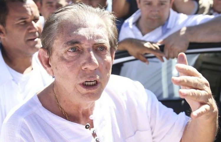 Médiu está internado desde o dia 22 de março