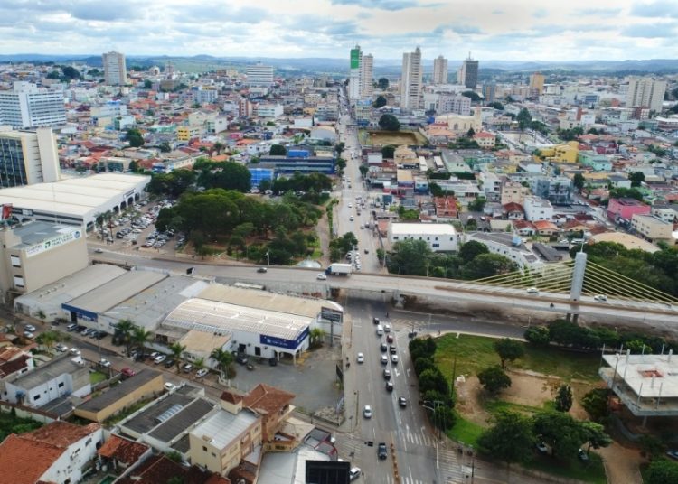 Foto aérea do Viaduto Deocleciano Moreira Alves