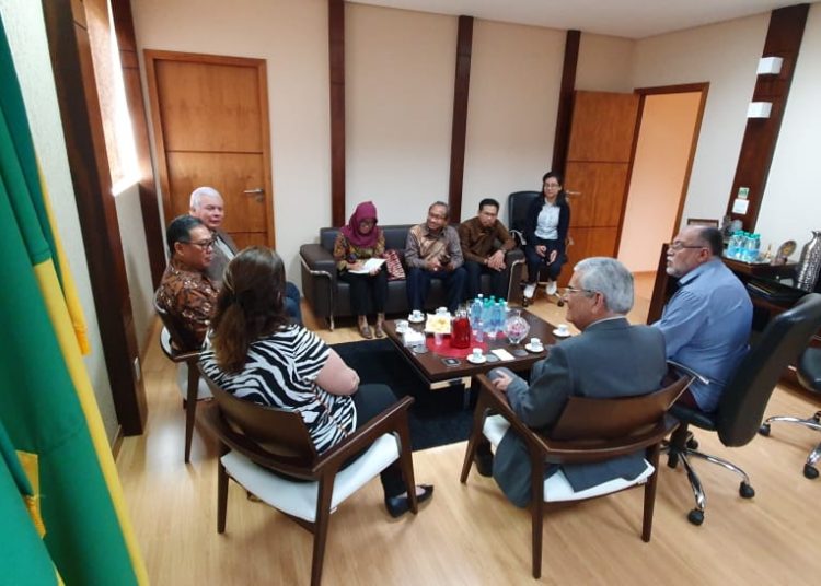 UNIEVANGÉLICA EMBAIXADOR DA INDONÉSIA