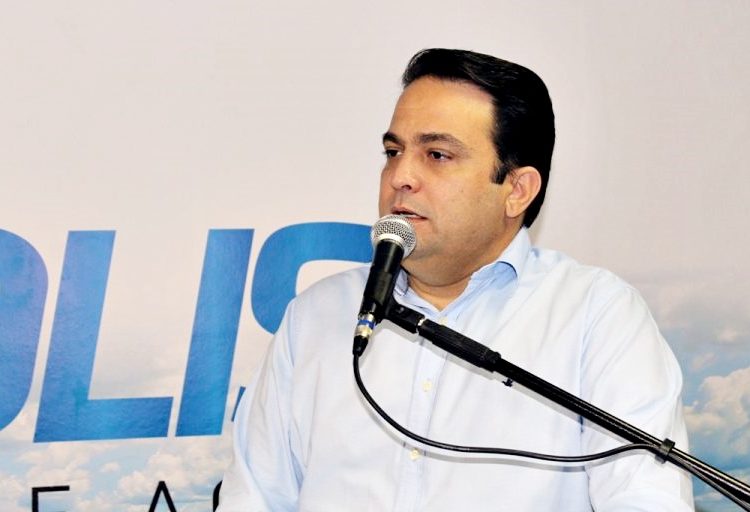 Prefeito Roberto Naves