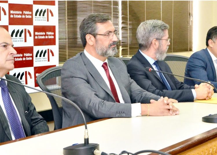 Coletiva MP Bombeiros