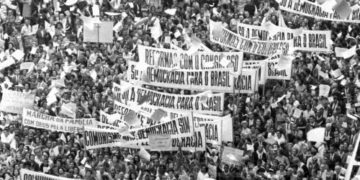 1964 - Manifestação - Marcha da família com Deus pela liberdade que partiu da Igreja da Candelária no Centro da Cidade. 02.04.1964