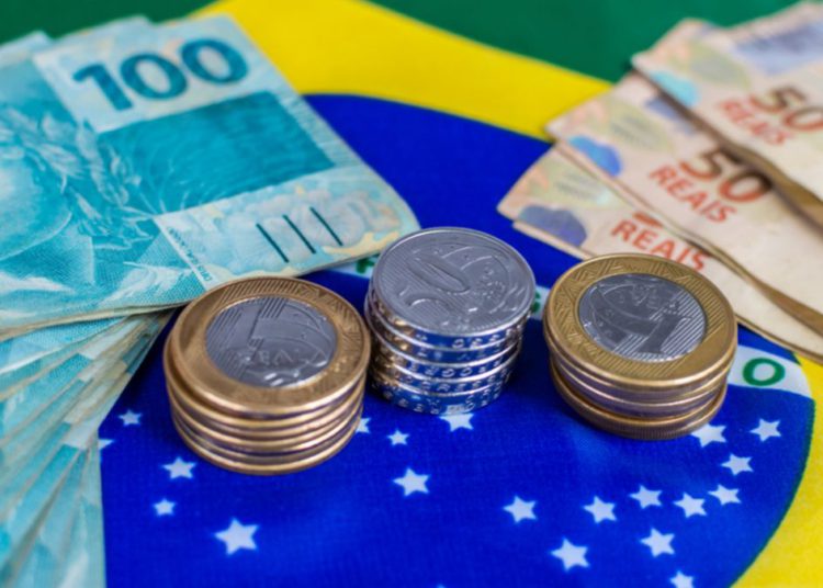 Segundo alteração na lei, benefício se torna um empréstimo para alguns