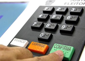 Para ser adiada, eleição carece de aprovação de uma emenda constitucional, o que não é tão simples