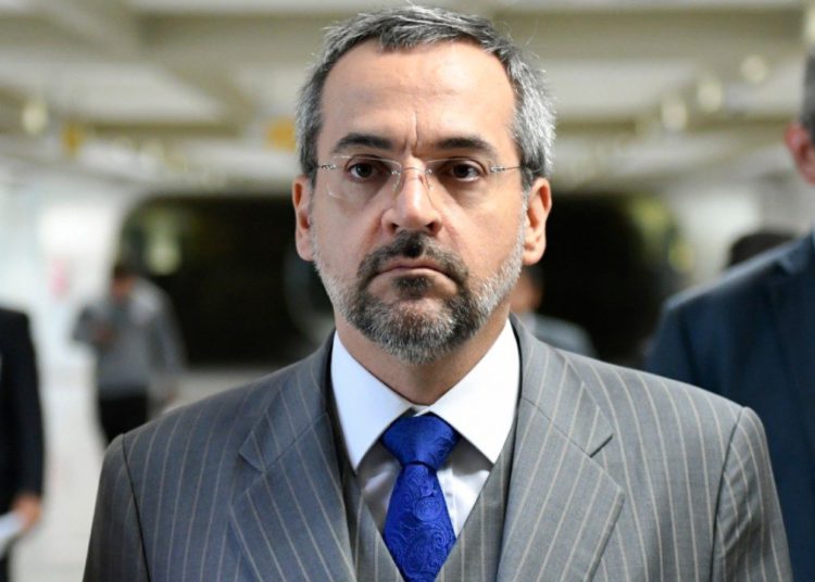 Ministro da Educação diz ter mudado de ideia depois que o tema ganhou relevância