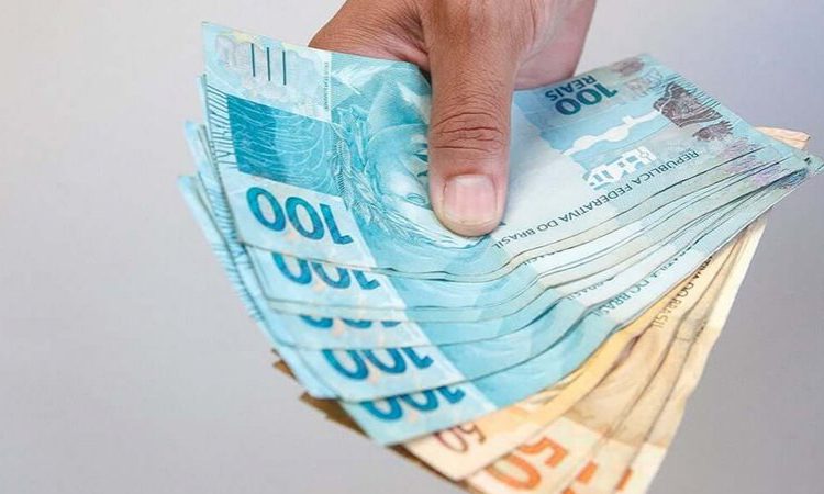 Os brasileiros aprovados para receber o auxílio emergencial de R$ 600 que fazem aniversário em fevereiro podem sacar a partir desta segunda-feira (1º) a segunda parcela do benefício