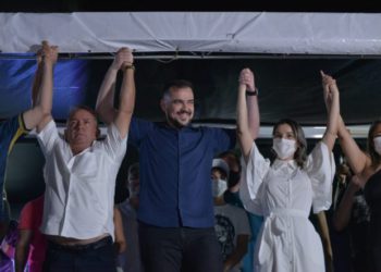 Mendanha celebra vitória em Aparecida (Foto: Wigor Vieira/Divulgação)
