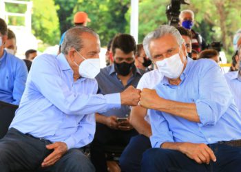 Governador Ronaldo Caiado: “É uma verdadeira aula de política, de experiência. São 62 anos na vida pública sem nenhuma mácula” (Foto:  Wesley Costa)