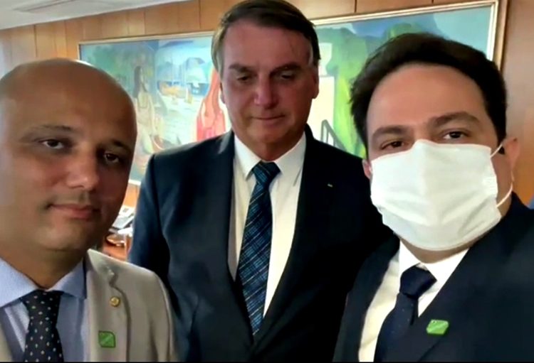 Roberto Bolsonaro Vitor Hugo