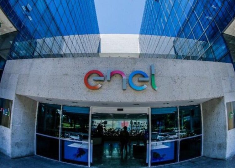Enel enfrente chuva de pedidos de indenização por consumidores.