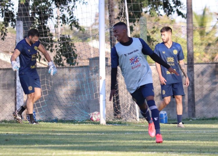 Aparecidense irá enfrentar o Goianésia pela 3ª vez na temporada (Foto: Comunicação/Aparecidense)