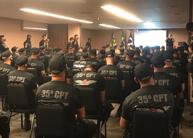 Ao todo, 60 policiais compõem a turma do 35º CPT (Foto: Samih Zakzak)