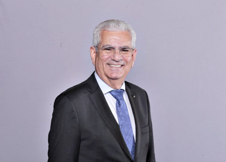 Uni Carlos Hassel capa