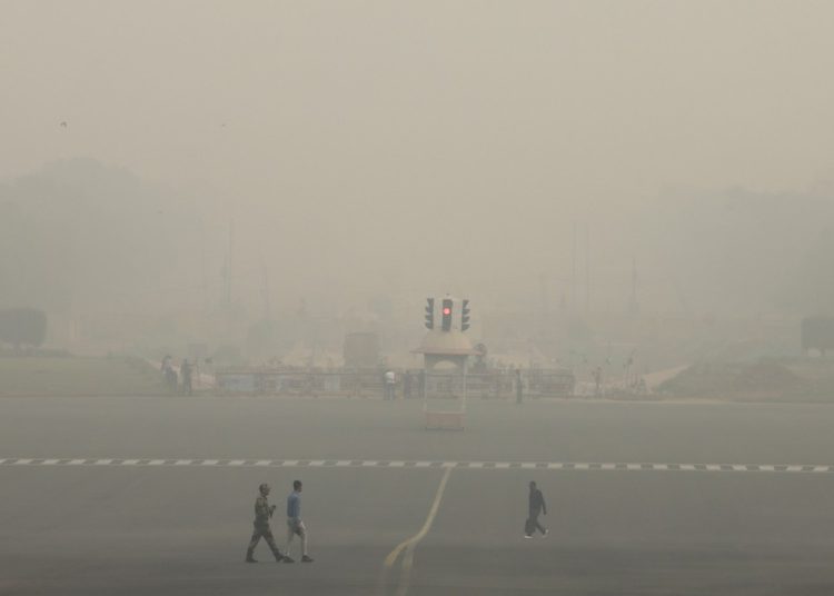 Neblina de poluição em Nova Délhi, capital da Índia (Foto: Reuters)