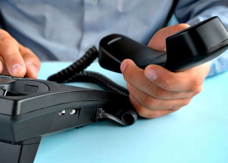 Telefone reclação