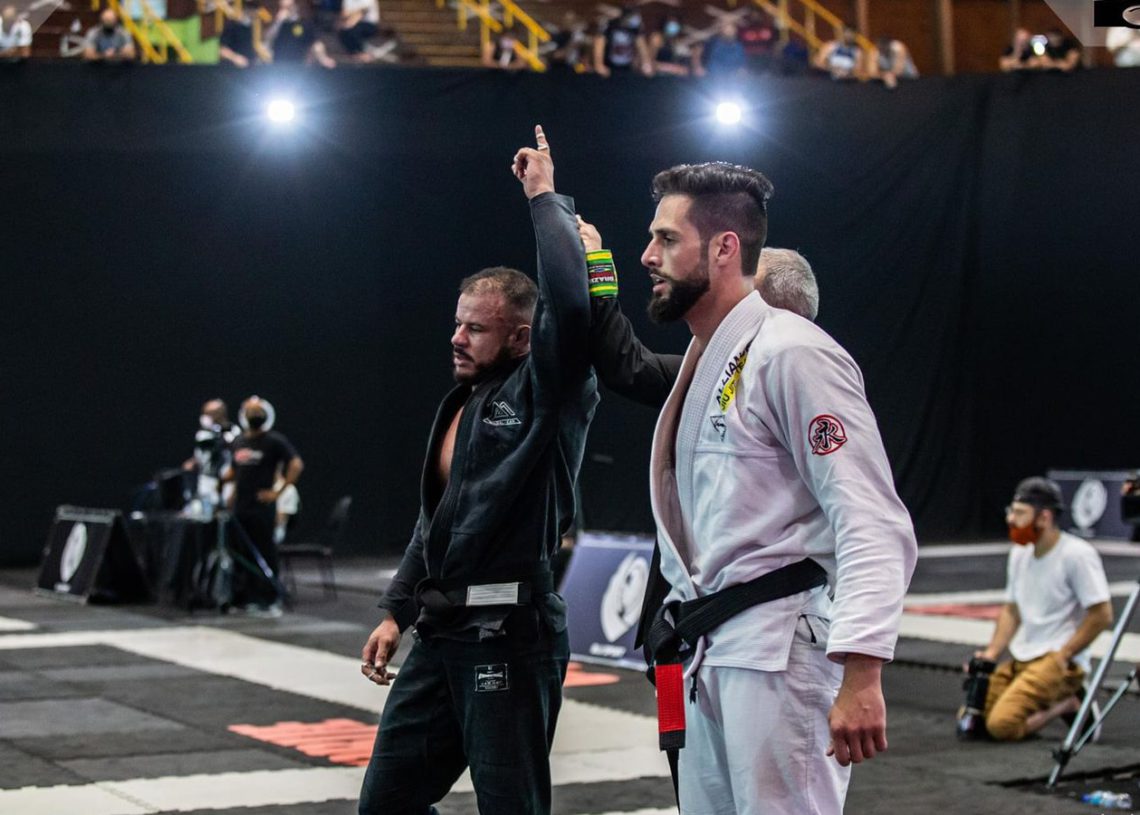 Maricaense é campeão mundial juvenil de Jiu Jitsu