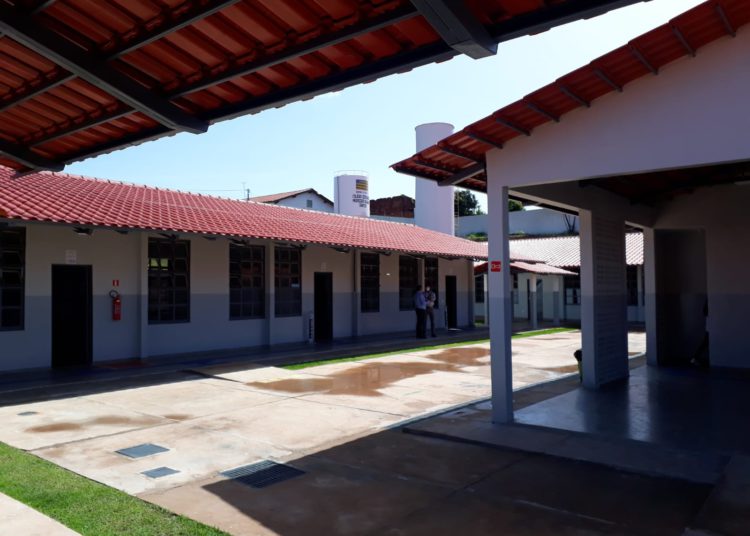 interior do colégio estadual salvador santos