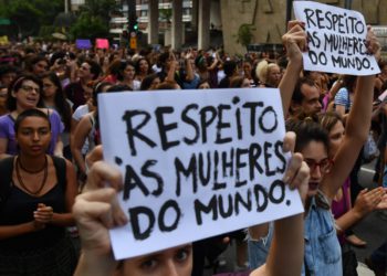 protesto prezando pela segurança da mulher