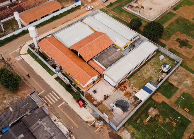 foto aérea de reforma em uma das escolas da rede municipal de ensino de Anápolis