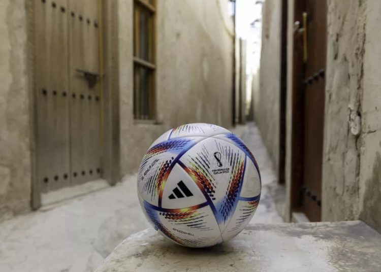 foto da bola oficial da copa do mundo 2022, a Al Rihla