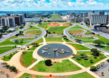 #PraTodoMUndoVer- A imagem é uma vista panorâmica de Brasília