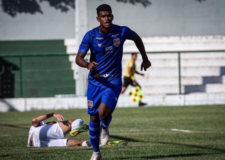 foto da partida entre ação-MT e grêmio anápolis, que terminou em vitória da Raposa