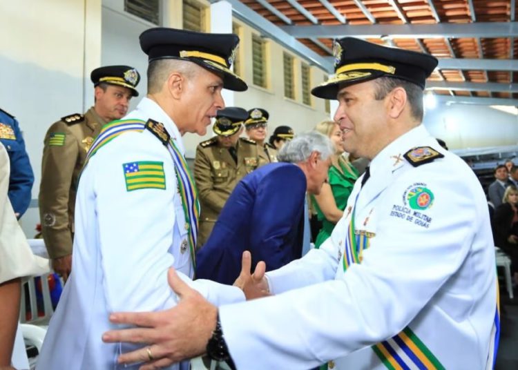 foto da solenidade de posse do novo comando da polícia militar