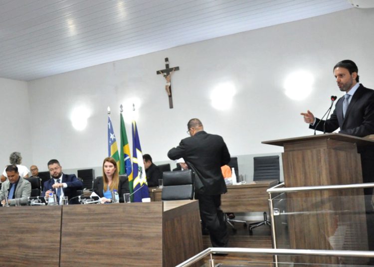 Ex-ministro e ex-deputado alexandre baldy participa de sessão da Câmara Municipal de Anápolis