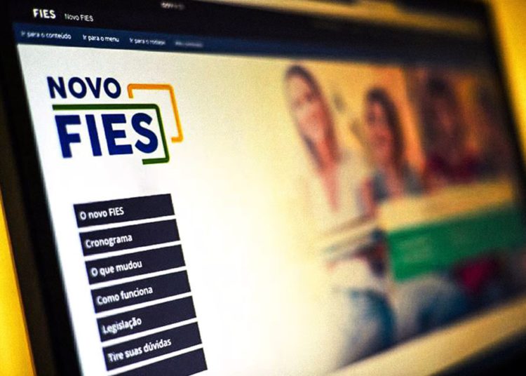 Senado aprova medida provisória que reduz dívidas do Fies