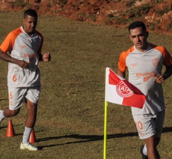 foto de jogadores da anapolina treinando