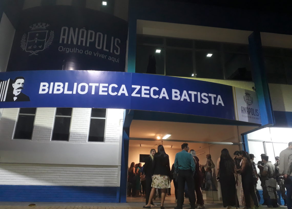 foto da biblioteca zeca batista após reforma dos 115 anos de anápolis