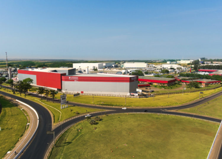 foto da fábrica da vitametic, pertencente ao grupo josé alves, em anápolis