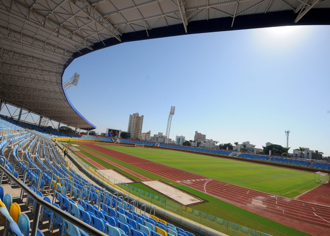 foto do estádio olímpico de goiânia