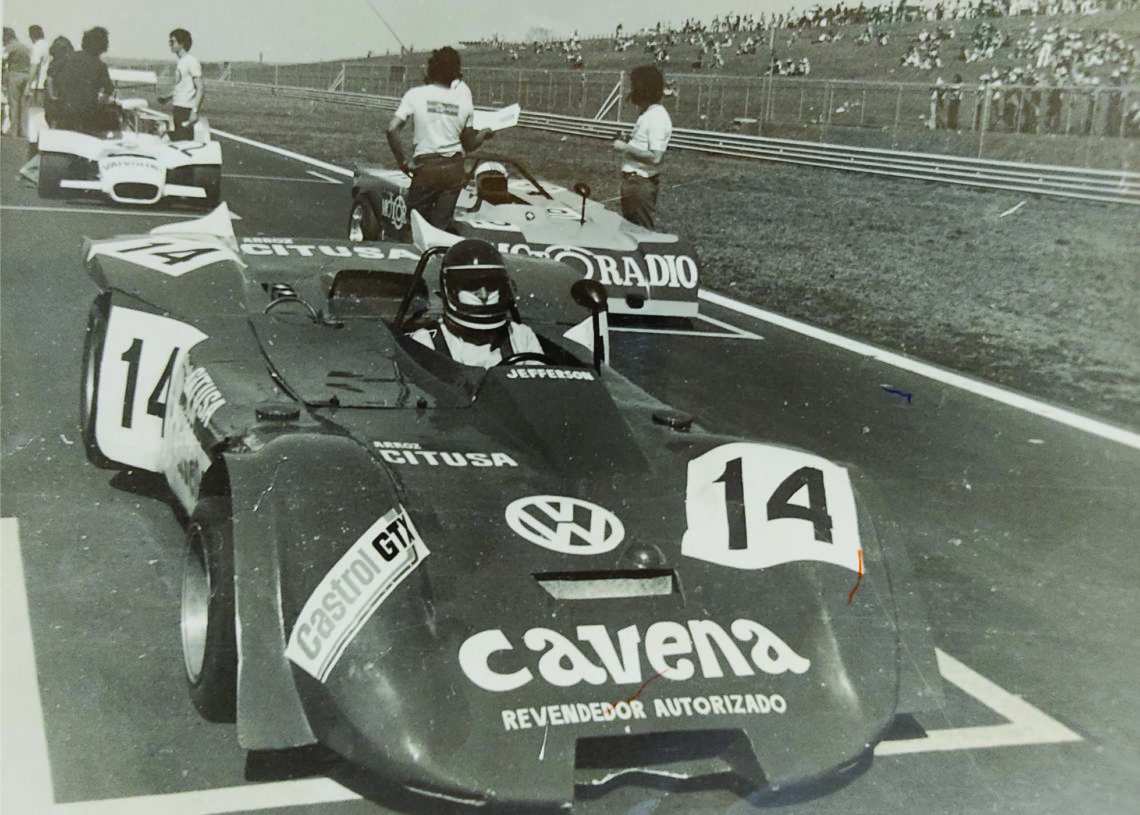 foto do piloto anapolino jegão, na inauguração do autódromo de goiânia