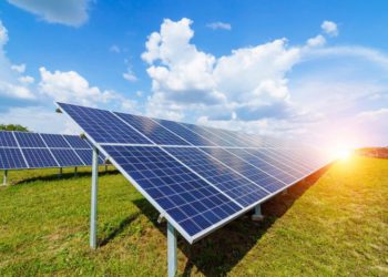 Energia fotovoltaica ou solar cada vez mais tem atraído adeptos. País ganha com matriz elétrica mais limpa