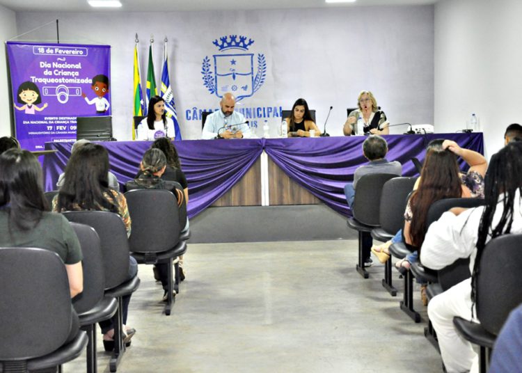 Crianças traqueostomizadas