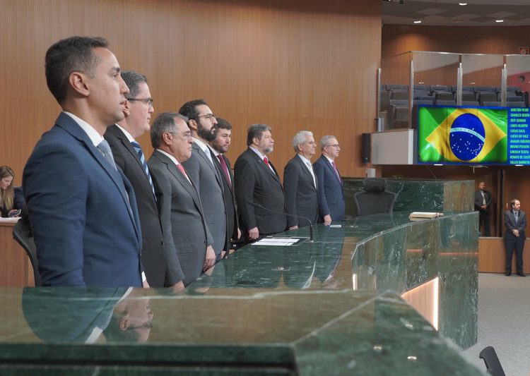 Uma noite de homenagens para uma história institucional dedicada à educação e à formação de crianças, jovens e adultos em Goiás.
(Foto: Sérgio Rocha)