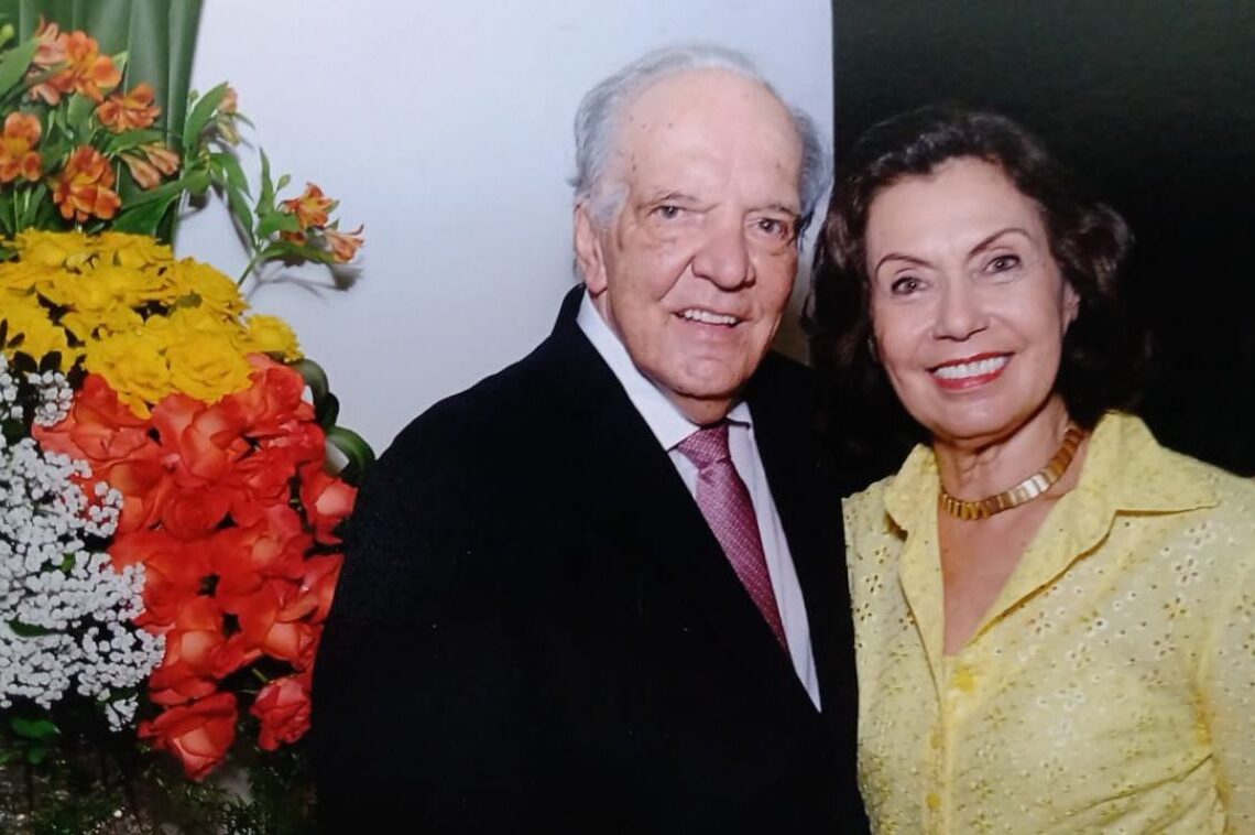 O casal Adhemar e Onaide Santillo, ex-alunos do Colégio Estadual José Ludovico de Almeida, se tornou uma das maiores referências políticas de Anápolis dos últimos anos