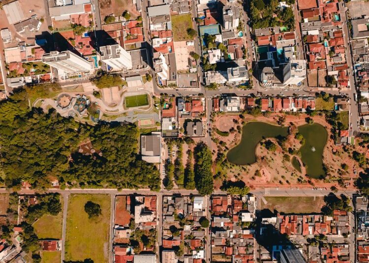 Complexo está localizado no Bairro Jundiaí, com uma grande gama de equipamentos públicos de lazer e muito verde