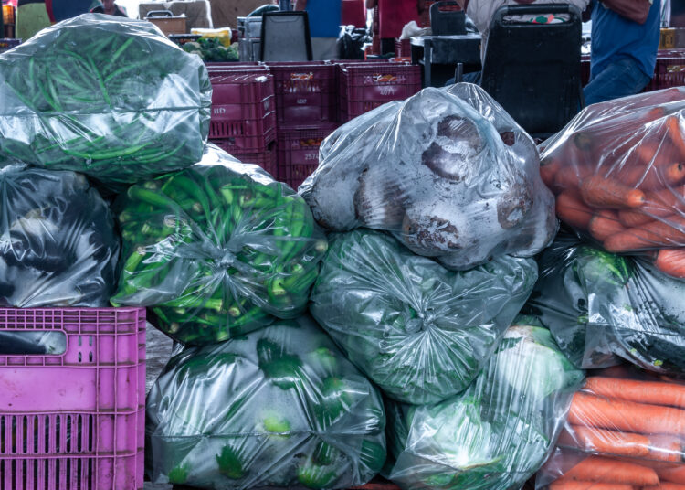 Programa prevê articulação entre a produção da agricultura familiar e as demandas regionais de suplementação alimentar, além do desenvolvimento da economia local, na qual os produtos adquiridos são doados às pessoas em insegurança alimentar. Foto: Enio Tavares.