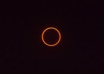 Eclipse solar anular; céu