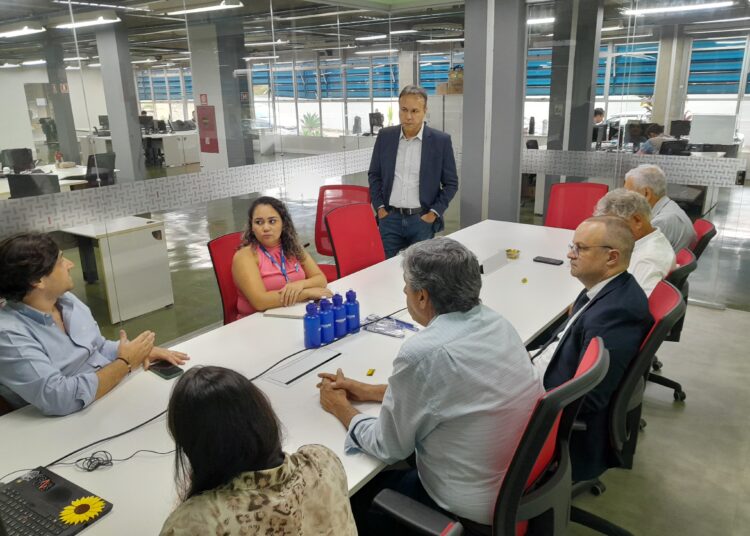 Lener Jayme recebeu demandas do CONCEG sobre quedas e oscilações de energia