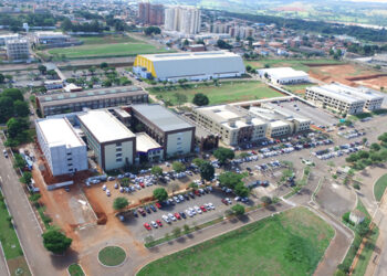 Além dos cursos presenciais, instituição tem muitas opções de formação a distância