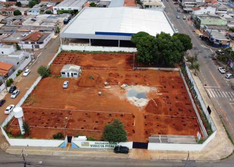 Terreno onde a escola estadual será construída