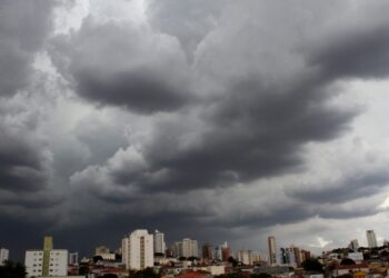 Céu nublado em Anápolis (Foto: Reprodução/ Internet)