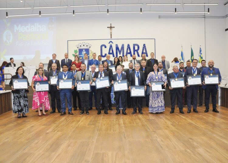 Câmara Municipal- Homenagem a pastores de Anápolis