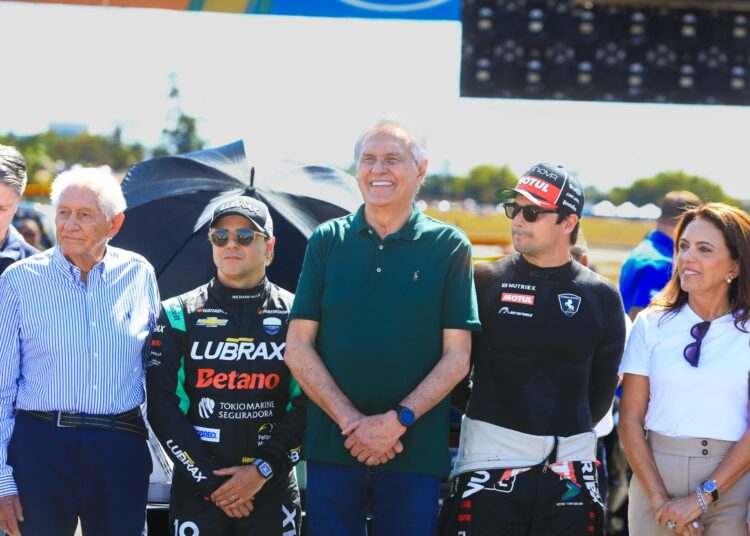 As comemorações iniciaram-se no primeiro final de semana de julho, com uma cerimônia em que diversas autoridades foram homenageadas pela Federação Goiana de Automobilismo, incluindo o Ilustre Governador Ronaldo Caiado, responsável pela execução da obra do autódromo. Imagem: Divulgação