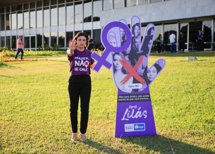 A secretária da Mulher, Giselle Ferreira, fala sobre o objetivo da campanha Agosto Lilás: “Vamos reforçar a responsabilidade de todos no combate à violência contra a mulher e a importância da igualdade entre homens e mulheres” | Foto: Divulgação/ SMDF