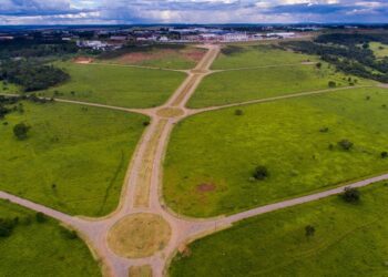 Ao lado da BR-153/060, a área conta com o aeroporto de cargas de Anápolis, o Porto Seco, é interligada ao Porto de Santos por um ramal da Ferrovia Centro Atlântica, além de ser o marco zero da ferrovia Norte-Sul no Centro-Oeste e contar com a construção do Anel Viário entre a BR-060, a GO-330 e o Daia, que foi destravada e retomada pela atual gestão da Codego.